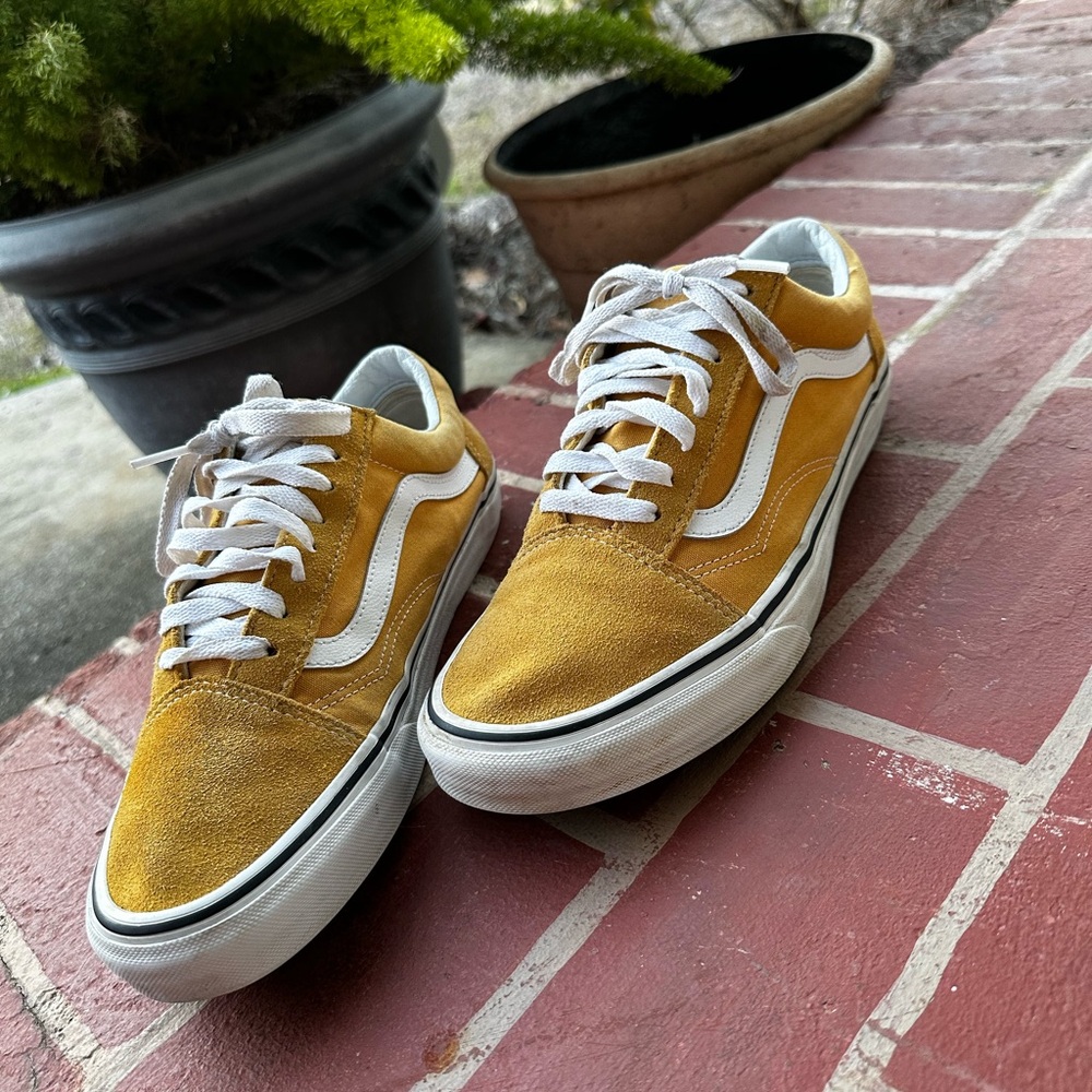 VAN’S Off the Wall Old Skool Pig Suede Gold Shoes Sz 9 Mens